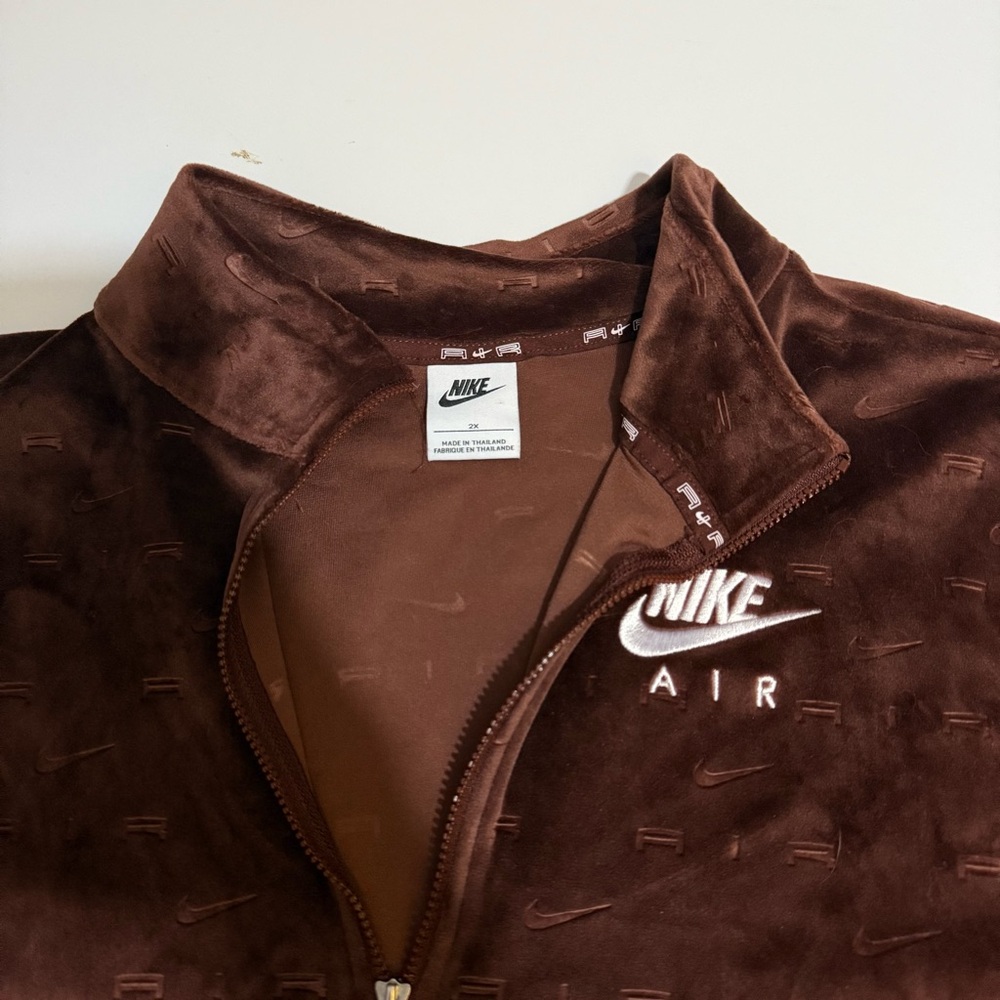 Nike Air Brown Velvet Quarter-Zip Sweatshirt - Picture 2 of 3